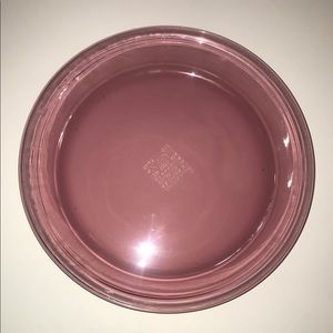 Pyrex cranberry colour baking dish/pie dish (23cm)